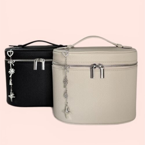 Single chain charm bag